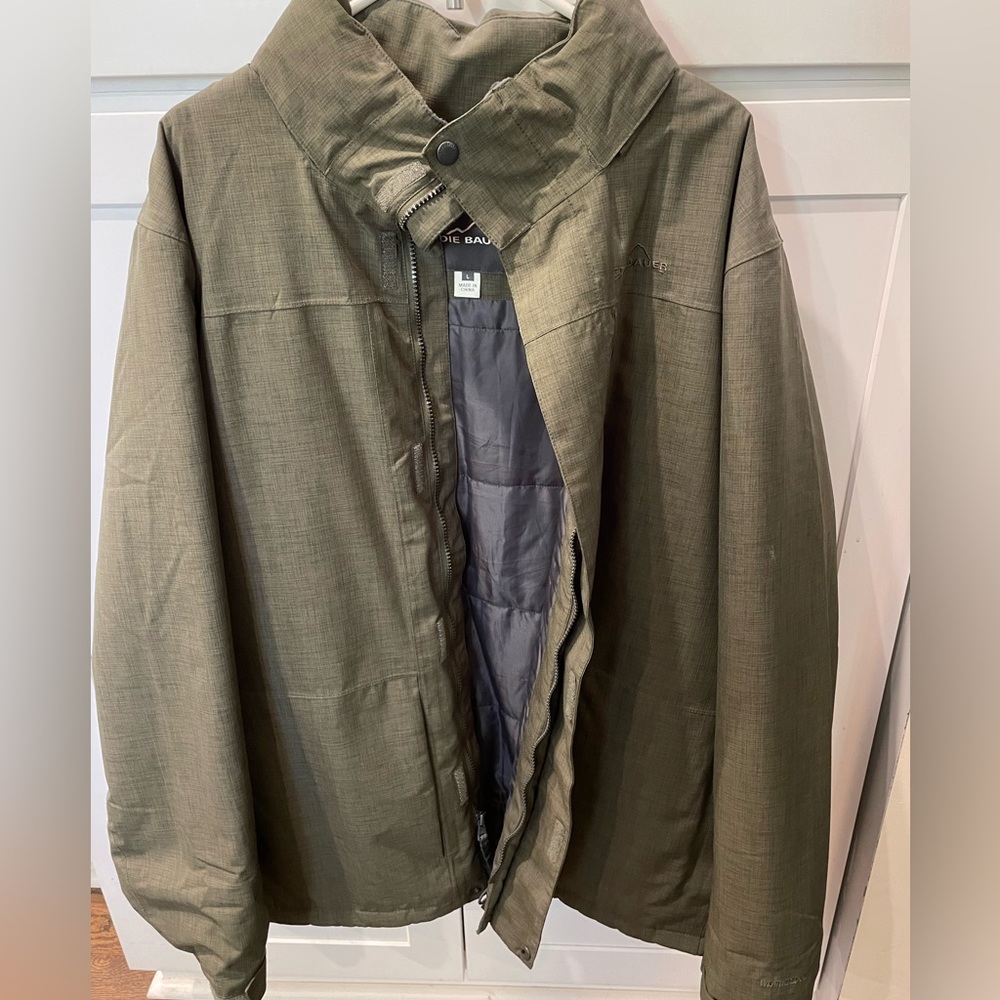 Men’s Eddie Bauer green khaki jacket size large